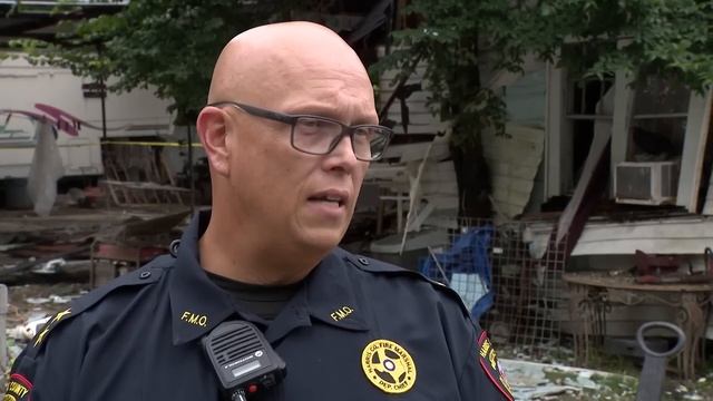 Natural gas tank launches more than 900 feet, crashes into 2 homes смотреть онлайн