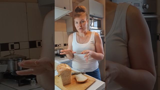 Хлеб вкусный🍞, но внешний вид пострадал🙂