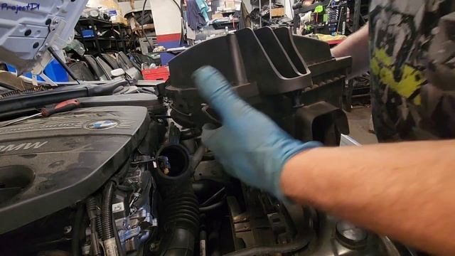 BMW 328 DIESEL 3 SERIES F30 ENGINE MOTOR AIR FILTER ELEMENT HOW TO SERVICE CHANGE REPLACE PROCEDURE смотреть онлайн