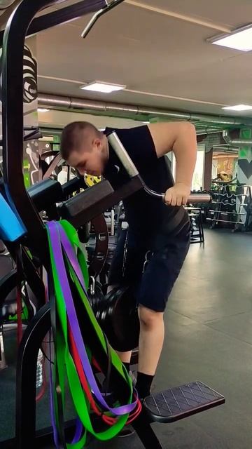 брусья +45 кг 3 по 7! #shorts #shortvideo #streetlifting смотреть онлайн