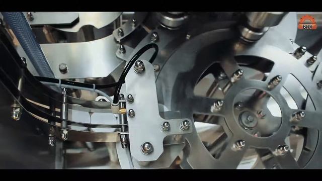 Работа автомата розлива в ПЭТ бутылку смотреть онлайн