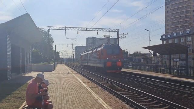 Электровоз 2ЭС5К-588 «Ермак» следует резервом смотреть онлайн