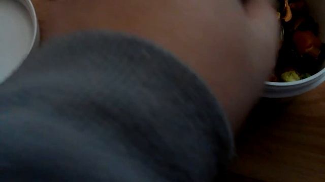 Кормим хомяка ?