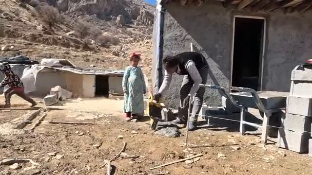 05.02.2024 Материнская любовь с тремя детьми Превращение старого балкона в сарай смотреть онлайн