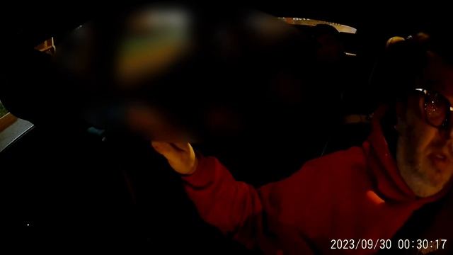 Щедрый пассажир в такси: готов платить штраф, но не за отмену заказа смотреть онлайн