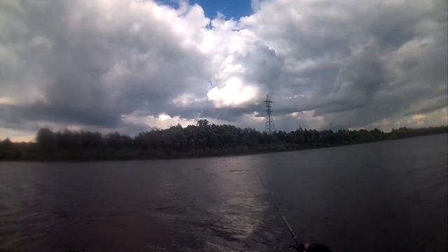 Ловля окуня на реке Оке. Отводной поводок и джиг.Bass fishing. смотреть онлайн