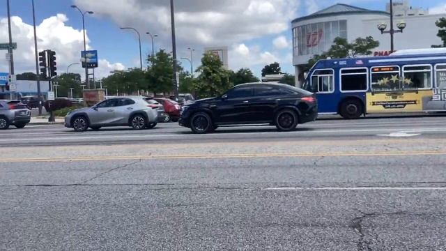 Spotted another Mercedes Benz GLE63s AMG in Oak Lawn, Illinois. смотреть онлайн