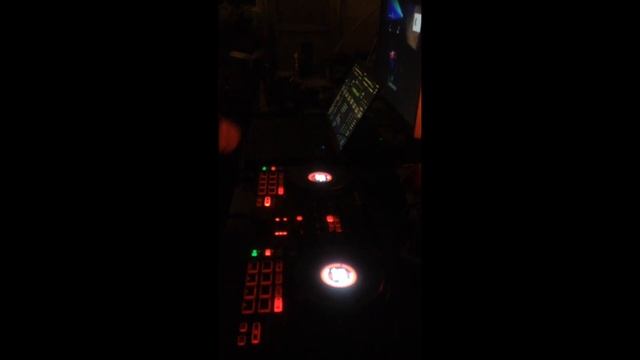 Тестирую Dj контролер Numark Mixtrack Platinum FX