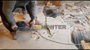 Демонтаж стяжки пола в квартире.