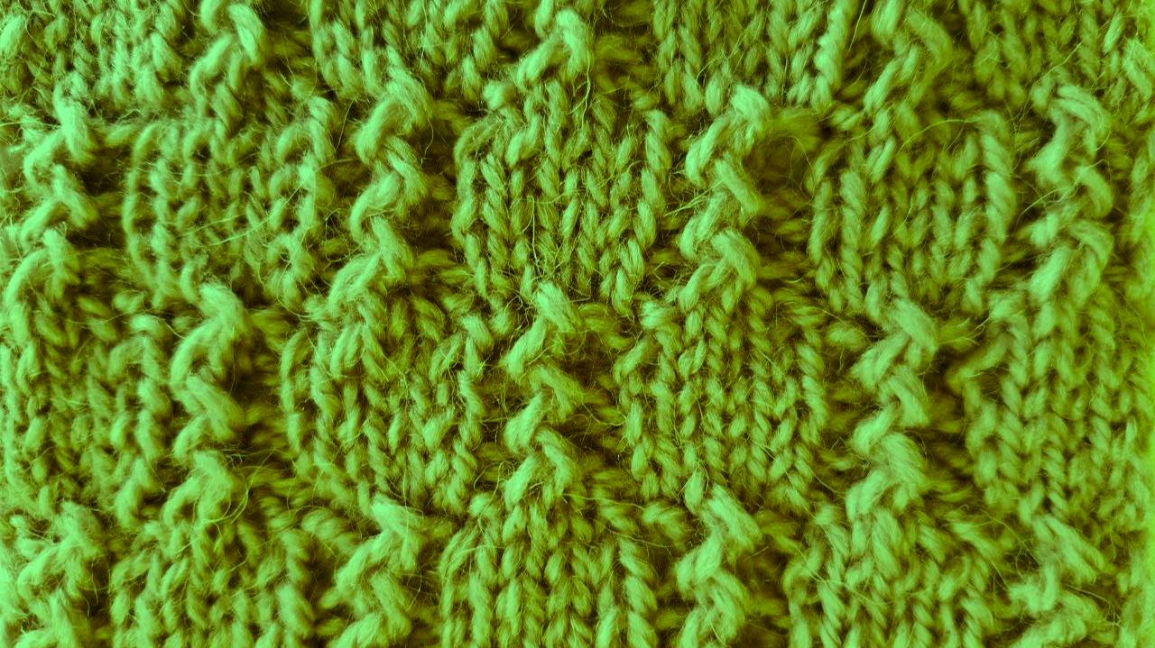 Очень простой узор спицами