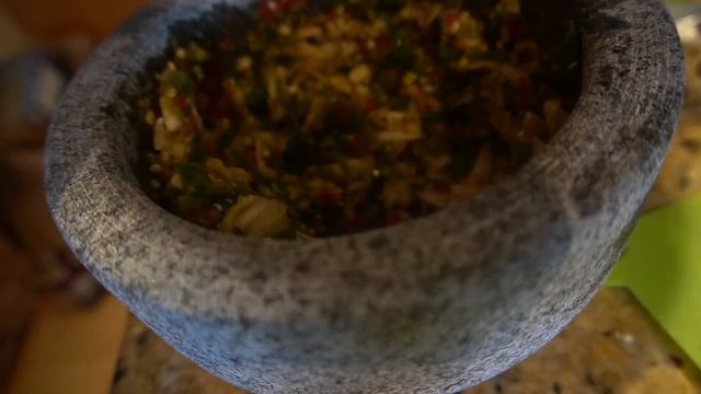 The sauce is the boss "thai chili sauce" смотреть онлайн