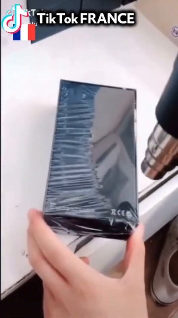 Emballage du dernier iPhone d'Apple смотреть онлайн