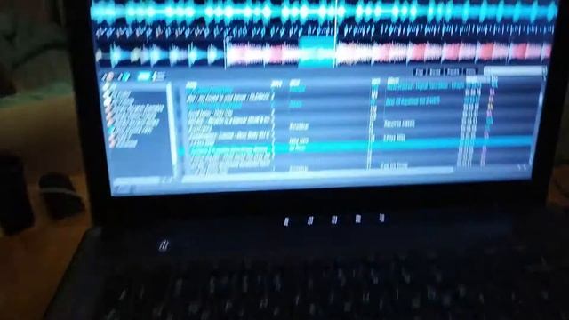 Roland DJ 202 DJ контроллер смотреть онлайн