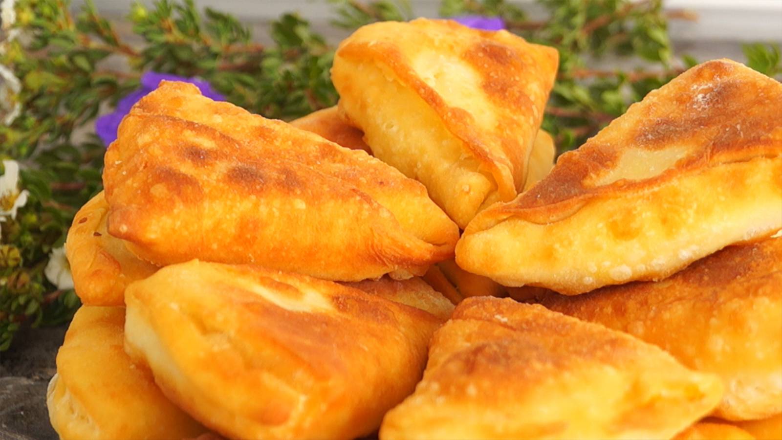 Зря не готовила так раньше. Улетают мгновенно. Простой и вкусный рецепт пирожков. смотреть онлайн