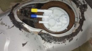 Замена топливного насоса с доработками в автомобиле BYD F3 (Toyota Corolla E120) 2011г