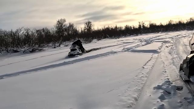 НА ОЗЕРО ЗА ЗУБАСТЫМИ | РЫБАЛКА НА ЖЕРЛИЦЫ И СЕТИ | ДЕНЬ 2 смотреть онлайн