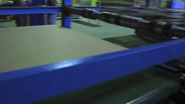 Линия разгрузки картона - Conveyor for cutting and forming cardboard смотреть онлайн