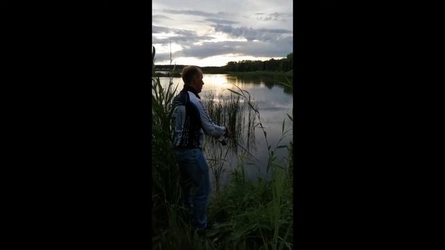 Суперский отдых на базе Усть-Алеус. Ловля щуки. Зрелищная рыбалка! Оператор жжёт!!! Рыбалка2020. смотреть онлайн