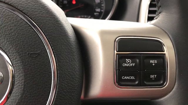 2012 Jeep Grand Cherokee смотреть онлайн
