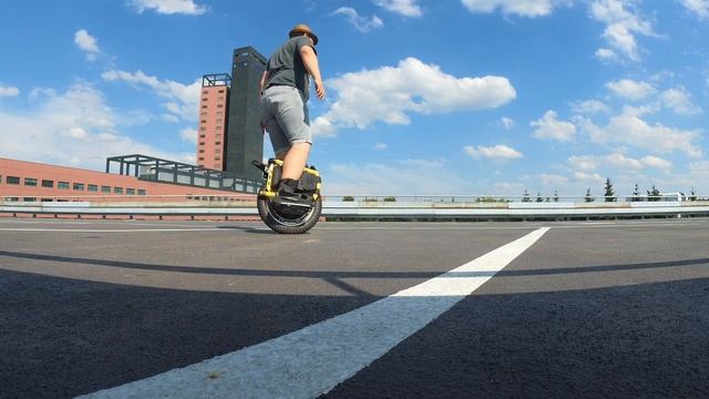 Practicing riding backward on Extreme Bull X-Max смотреть онлайн