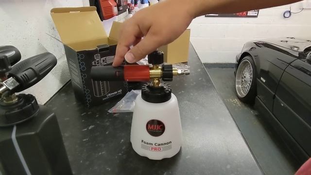 Detailing a car | Future Comparisons Snow Foam Lances Canons