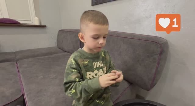 Много киндеров. Kinder Surprise