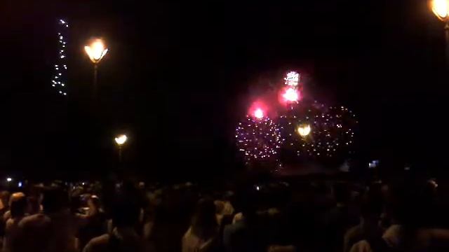 День взятия Бастилии 2013, Париж, салют 2 смотреть онлайн