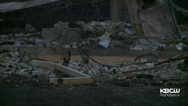 Wildfire Evacuees Line Up To Go Home, If Only For A Few Minutes смотреть онлайн