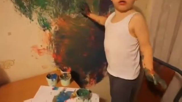 Маленький художник :)