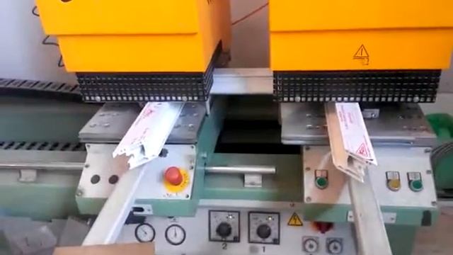 URBAN AKS 3900 Двухголовочный станок для сварки профиля ПВХ (Германия) #obbu.ru смотреть онлайн