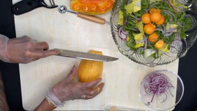 Golden Papaya Salad смотреть онлайн