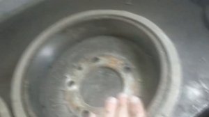 Шеви Нива бьёт педаль тормоза...