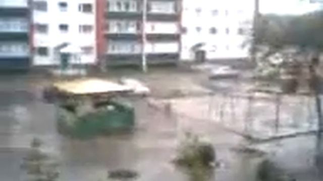 Очень сильный дождь у нас в Рудном. смотреть онлайн