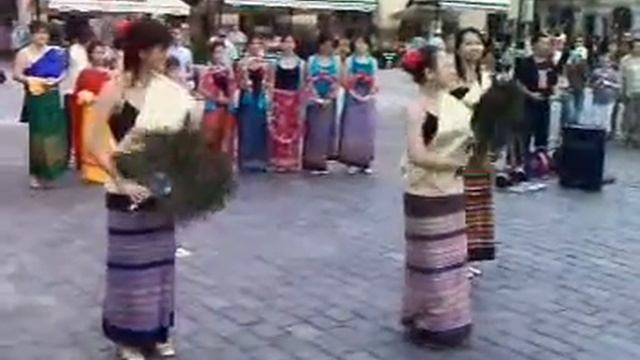 Euro Convention 2007 - Thai Dance 1 смотреть онлайн