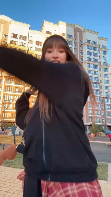 Во сколько смотрите это видео? #рекомендации #dance #tiktok #тренды #fashion #танцы смотреть онлайн