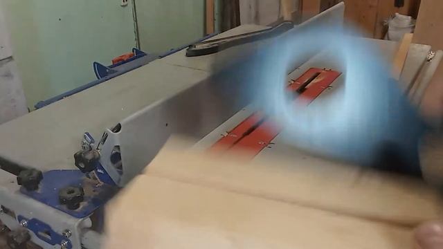 Толкатель для настольной циркулярной пилы из фанеры Table saw pusher смотреть онлайн