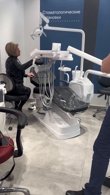 Выставочный зал стоматологического оборудования смотреть онлайн