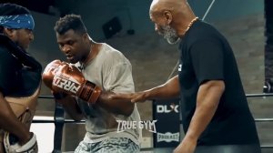 Майк тайсон тренирует