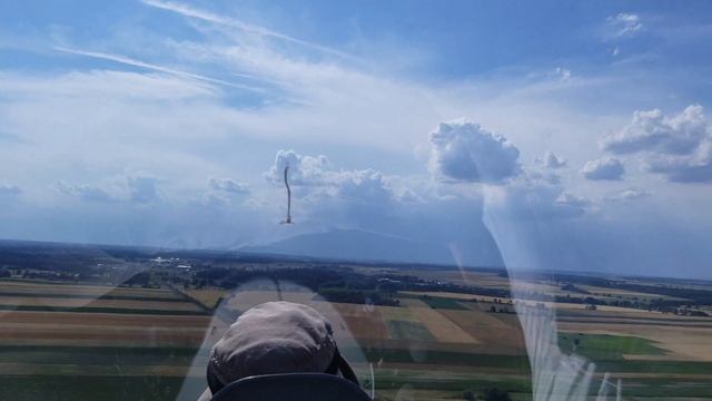 Final glide into Ostrow, Poland at red line in a Duo Discus смотреть онлайн