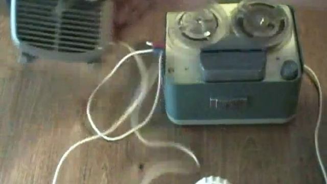 Phono TRIX reel-to-reel, speaker and mike. DC bias and German. смотреть онлайн