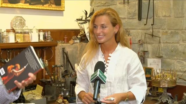 Penko bottega orafa artigiana fiorentina consegna bacchetta a Beatrice Venezi смотреть онлайн