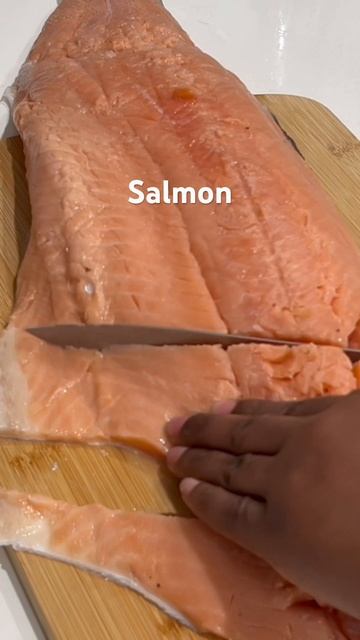 Huge Salmon Filet Cutting For Frying #fish#salmon#ocean#shortsvideo #shortsviral #cutting #food#lov