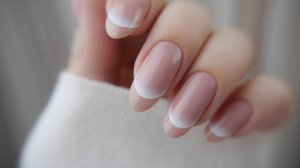 Секрет популярного френча (обычный лак)