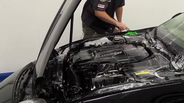 Почистване и консервиране на двигател с препаратите на Koch Chemie Green Star и MOTORPLAST смотреть онлайн