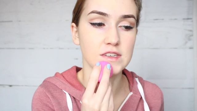 TESTING the Silicone Beauty Blender VS. Beauty Blender!! смотреть онлайн