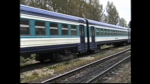 Три дизель-поезда ДР1А на ст. Педья / Three DR1A DMU's at Pedja station смотреть онлайн