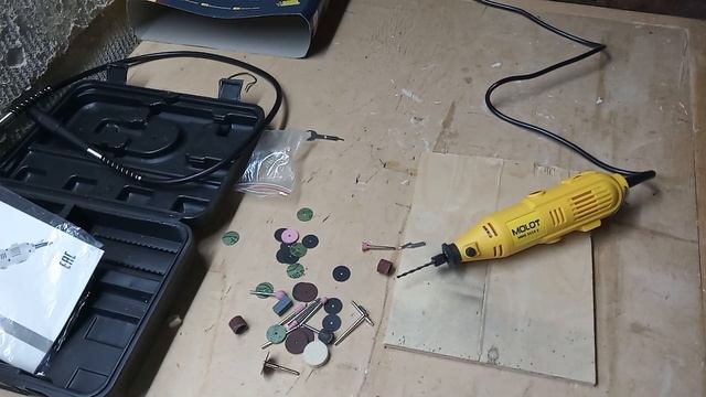 Гравер MOLOT MMG 3215 E Обзор бормашины Испытание в работе электрического гравера смотреть онлайн