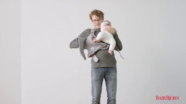 BABYBJÖRN - How to use the facing-out position on Baby Carrier Mini