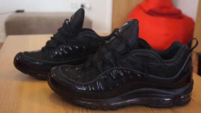 Supreme x Nike Air Max 98 Triple Black | Unboxing & Review смотреть онлайн