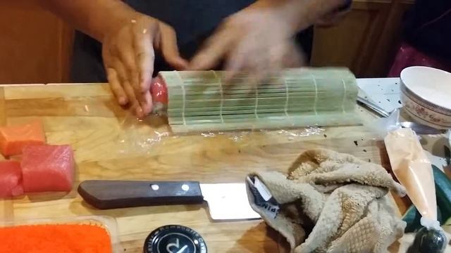 How to Assembly a Sushi Roll смотреть онлайн